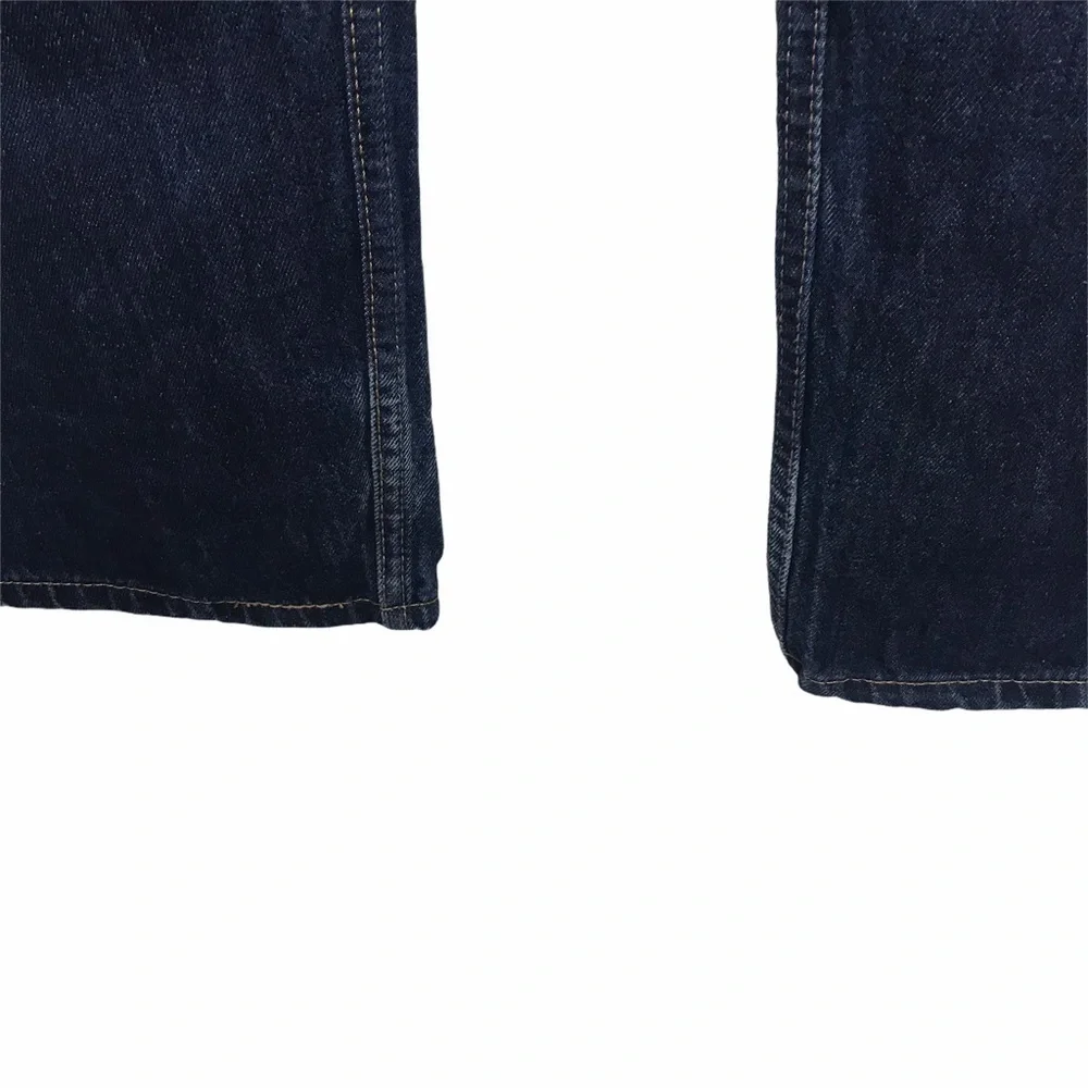 Levis minimalist advertised inches